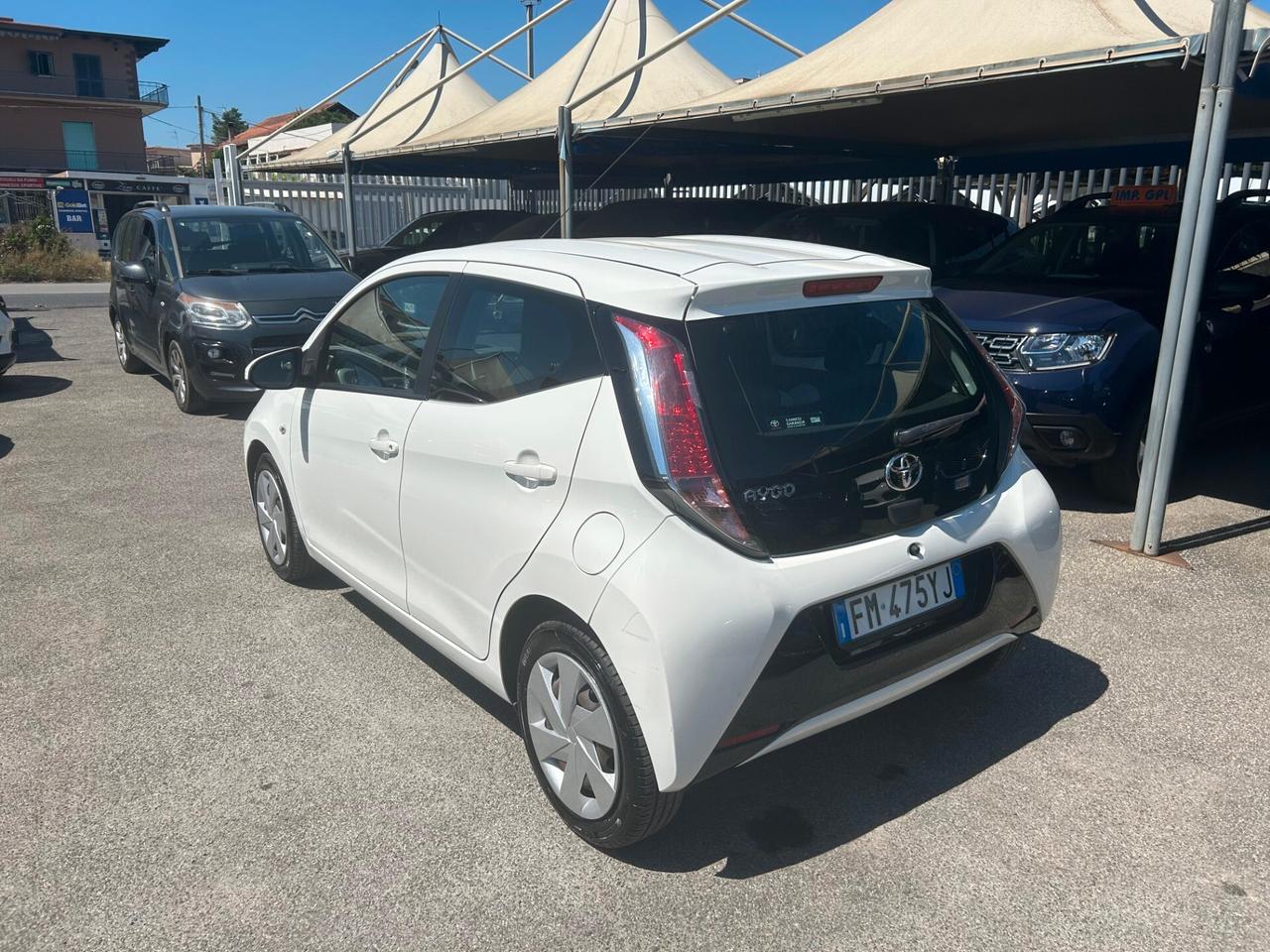 Toyota Aygo 1.0 VVT-i 72 CV 5 porte x-cool