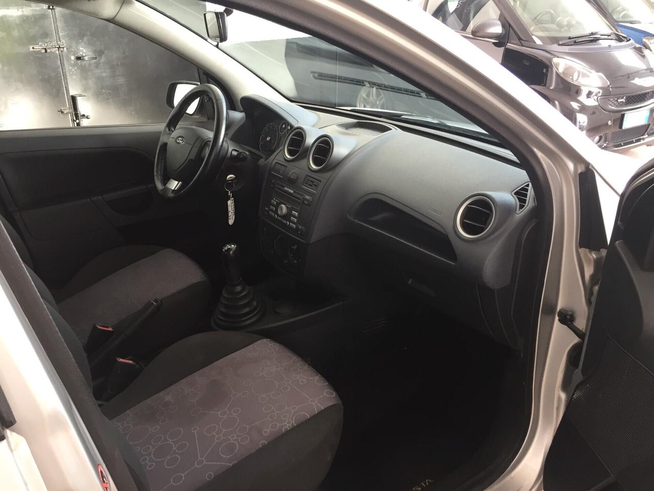 Ford Fiesta 1.2 16V 5p. Titanium