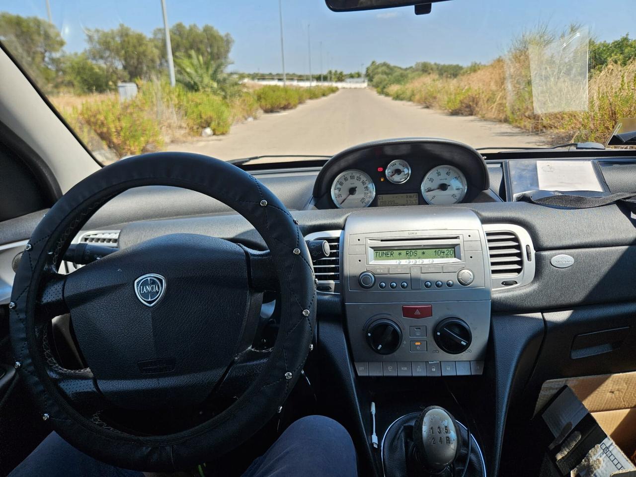 Lancia Ypsilon 1.3 MJT 105 CV Sport MomoDesign