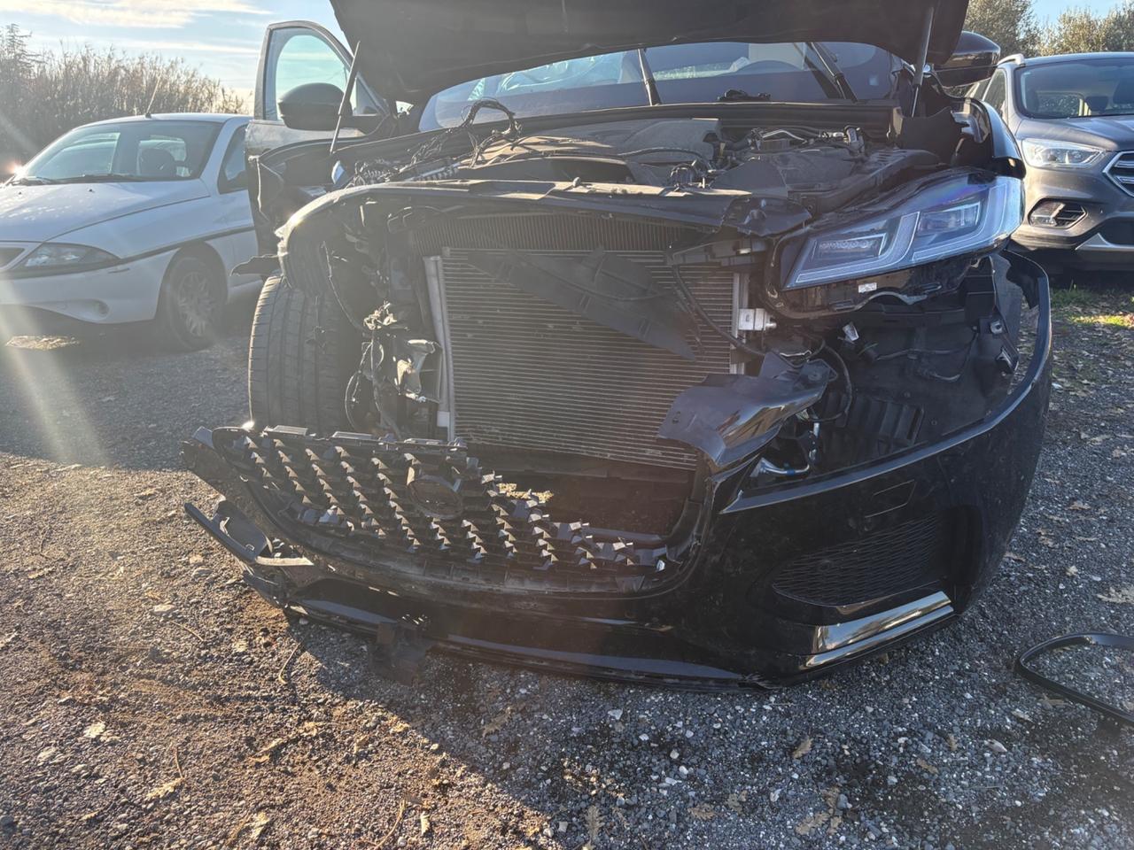 Jaguar F-Pace Incidentata