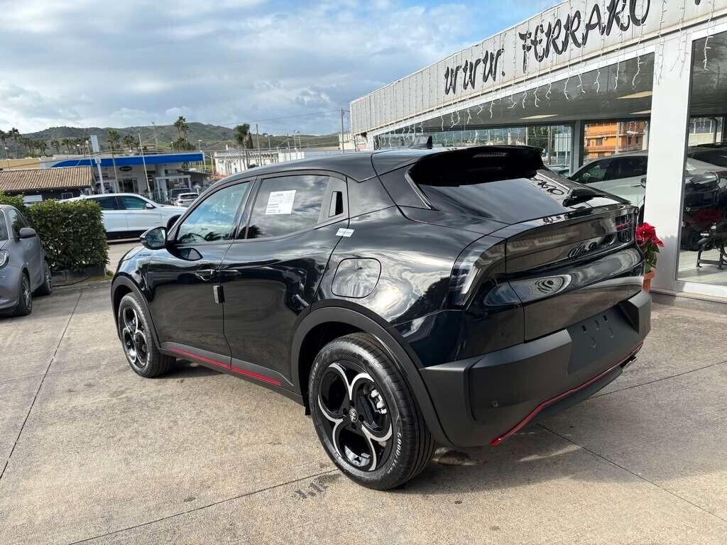 Alfa Romeo Junior 1.2 136 CV Hybrid eDCT6 Speciale KM 0 IVA ESPOSTA Tua a soli 269 Euro al mese