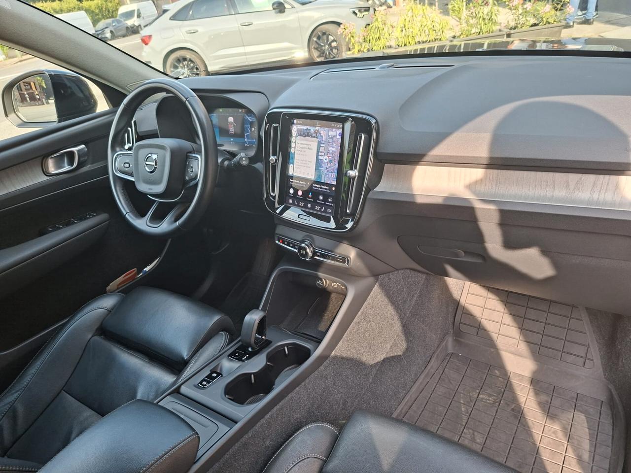 Volvo XC40 B3 automatico Core AUTOCARRO N1 5 POSTI!