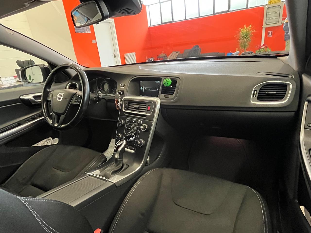 Volvo V60 D2 Geartronic Kinetic