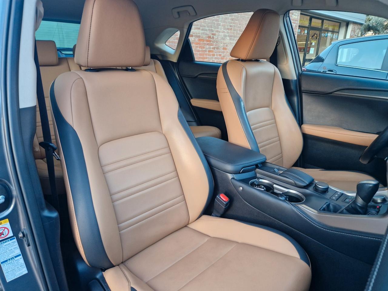 Lexus NX 300 hybrid 2.5 155CV AUTOMATICA, Telecamera, Sensori