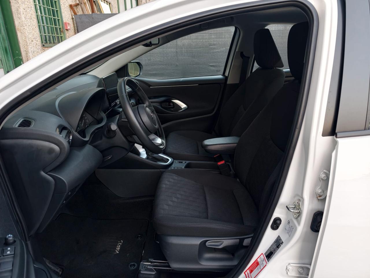 Toyota Yaris IBRIDA NO VINCOLI FINANZIARI NUOVA 2024