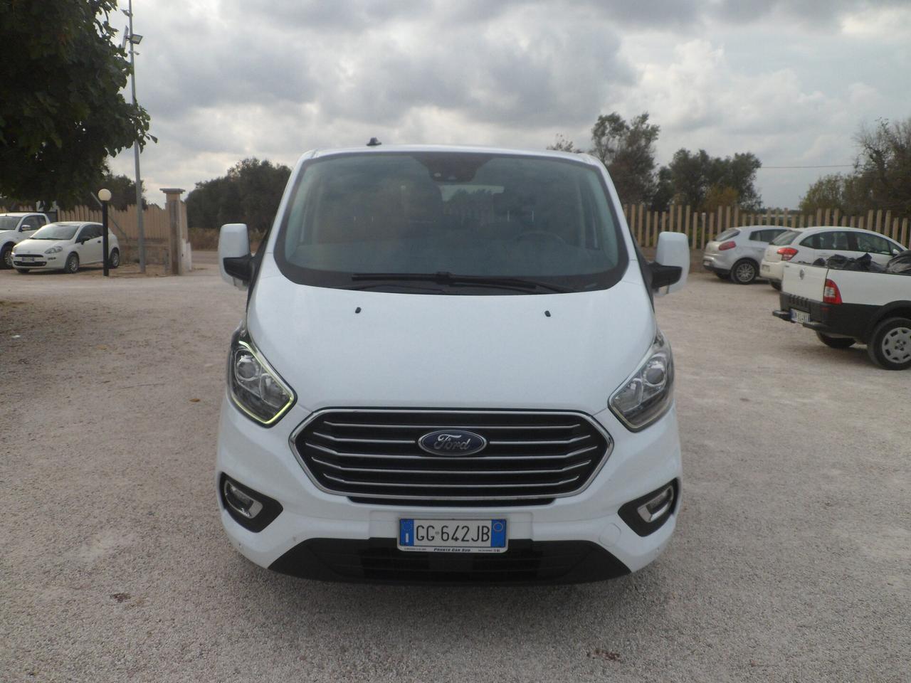 Ford Transit Custom 9 posti
