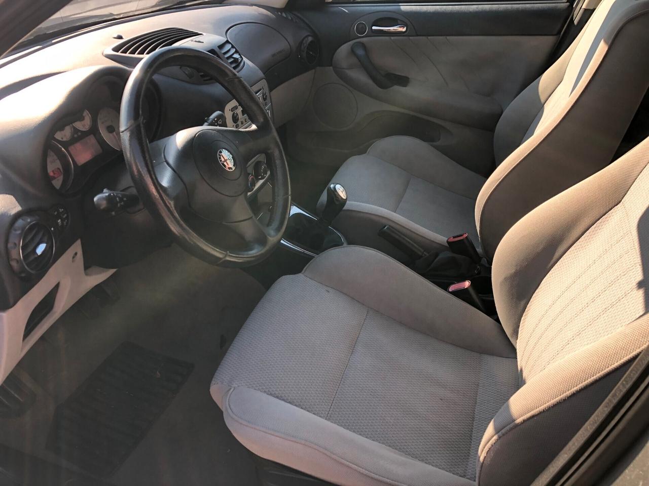 Alfa Romeo 147 1.6 16V TS (105) 5 porte black line