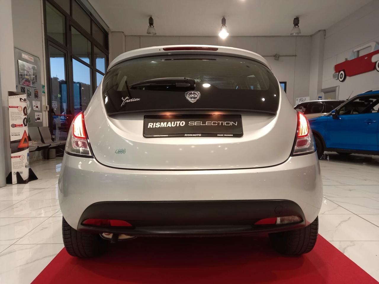 Lancia Ypsilon 1.2 69 CV 5 porte S&S Silver