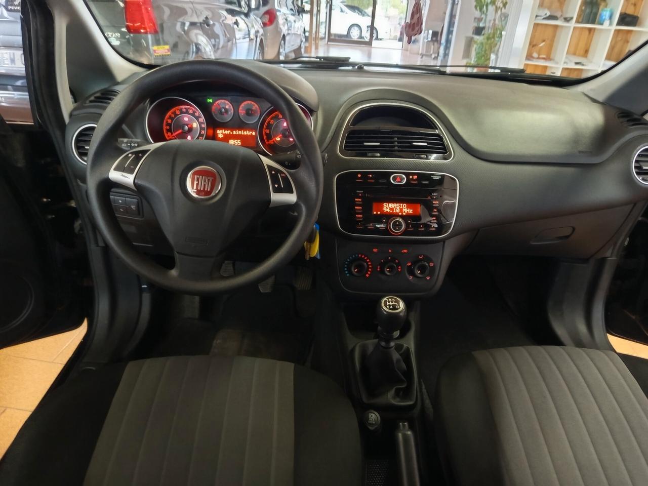 Fiat Punto 1.2 8V 5 porte Street 130 Mila chilometri ok neopatentati Fiat Punto 1.2 8V 5 porte Street 130 Mila chilometri ok neopatentati