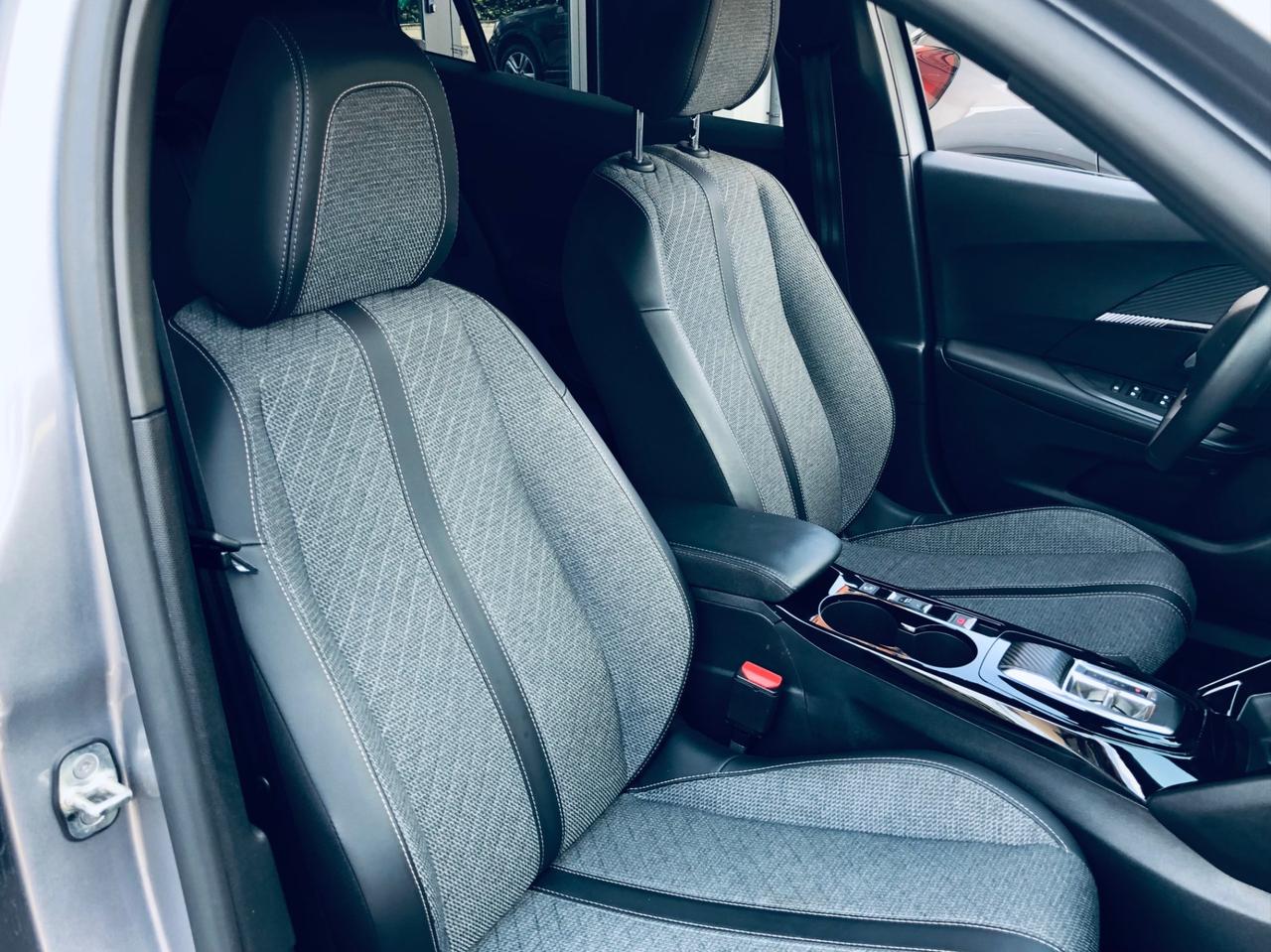 Peugeot 2008 PureTech 130 S&S EAT8 Allure