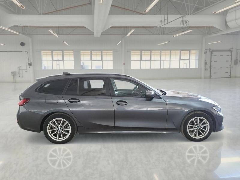 BMW 318 48V Business Advantage Touring auto