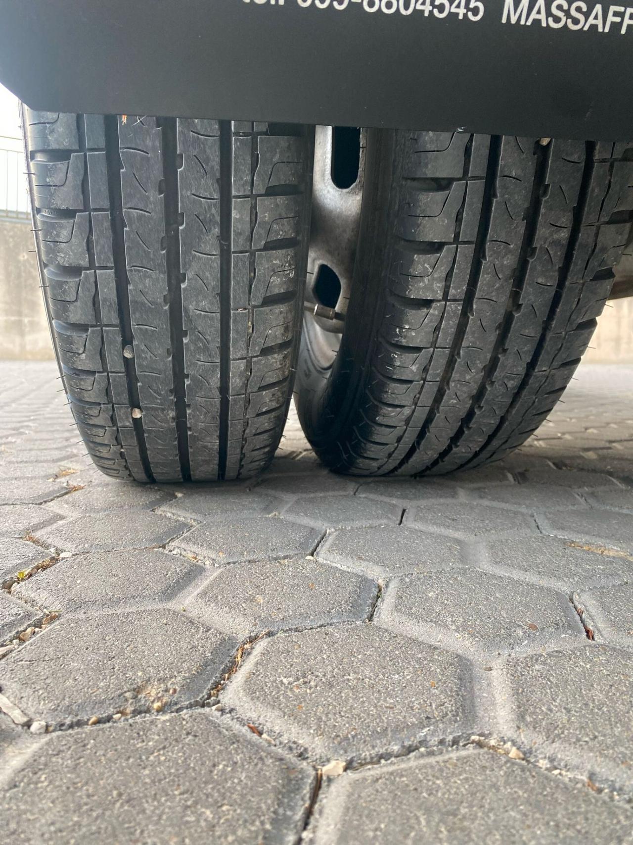 Iveco Daily 35 2.3 Ribaltabile Trilaterale Doppia Cabina 7 posti