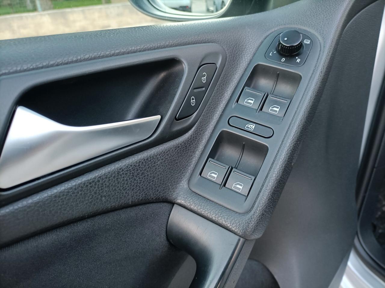 Volkswagen Golf 1.6 TDI 5p. Highline *135.000km*