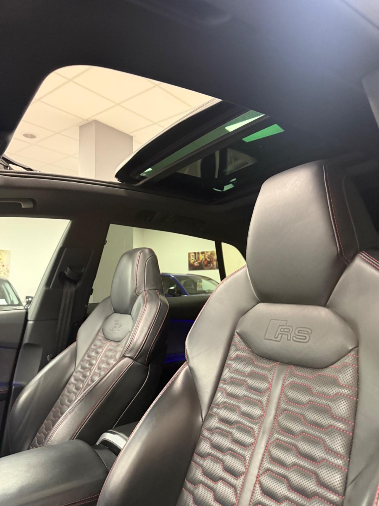 Audi Q8 RS TFSI V8 quattro tiptronic