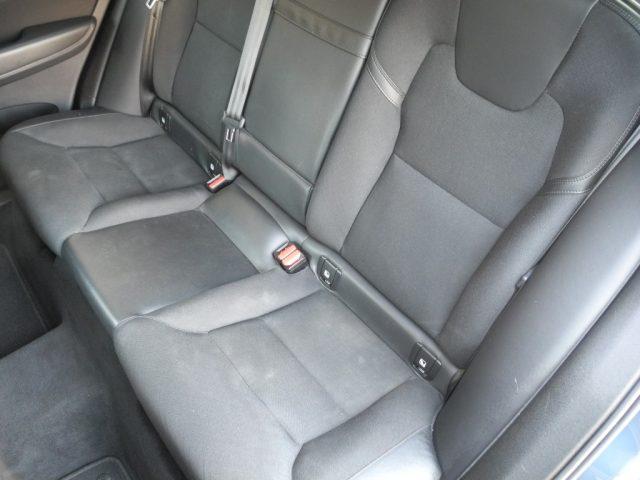 VOLVO XC60 2.0 D AWD Geartronic Business Plus Hybrid autom.