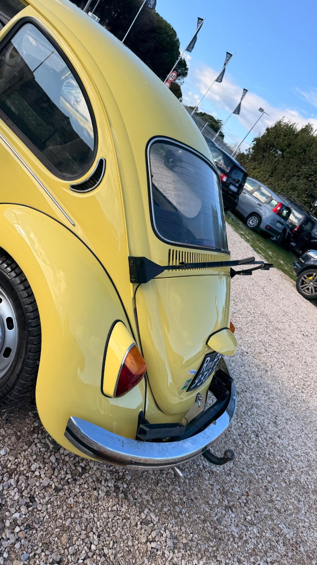 Volkswagen Maggiolino GIALLO