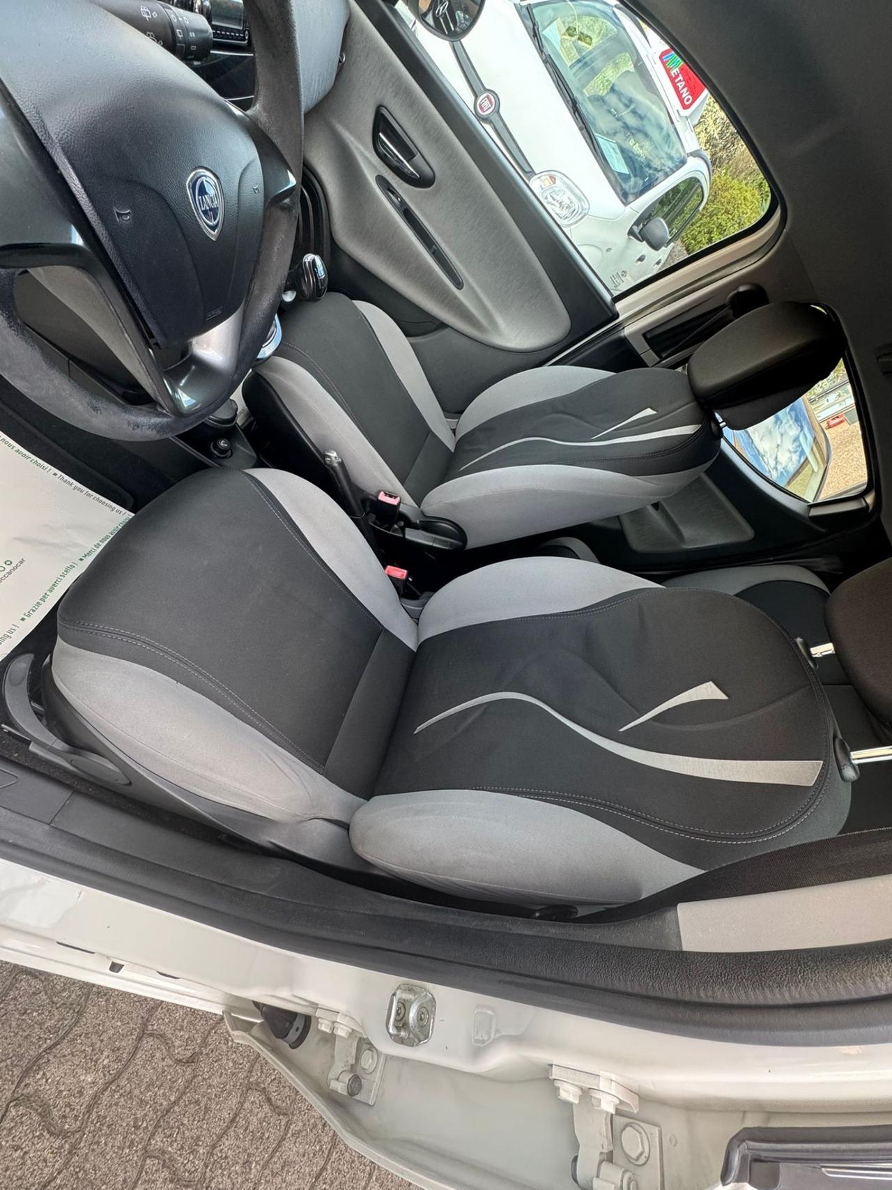 Lancia Ypsilon 1.2 69 CV 5 porte S&S Platinum