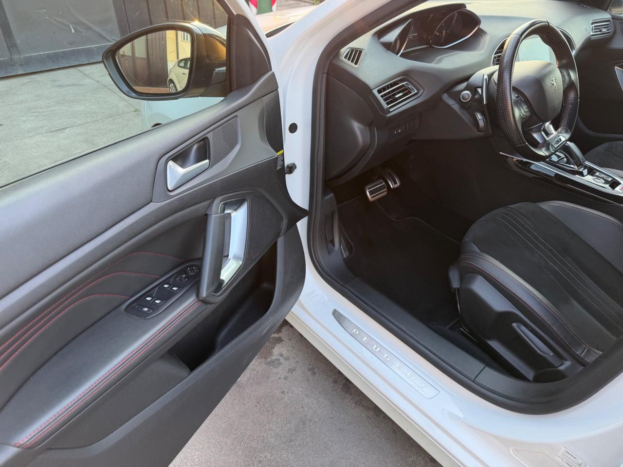 Peugeot 308 PureTech Turbo 130 S&S EAT8 SW GT