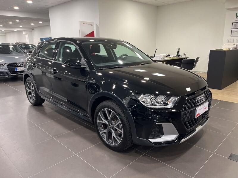 Audi A1 Audi citycarver Admired 30 TFSI 81(110) kW(PS) 6-marce