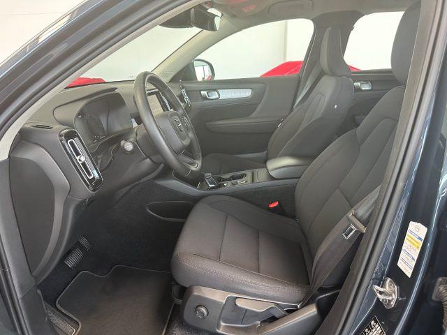 VOLVO XC40 T3 Momentum Pro