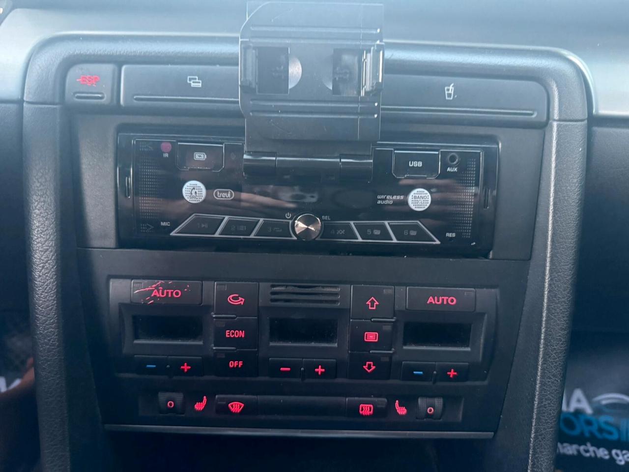 Audi A4 BERLINA MANUALE