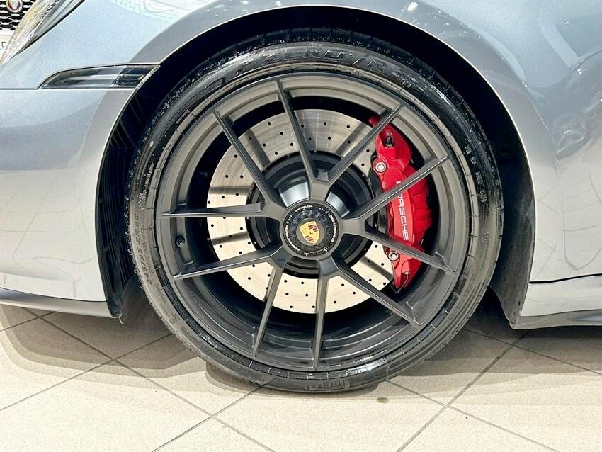 Porsche 911 Carrera GTS