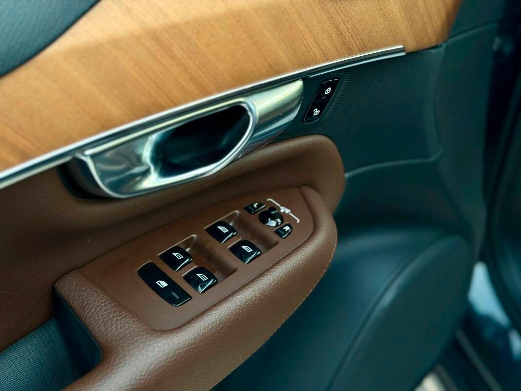 Volvo XC90 2.0 d5 Inscription awd 235cv 7p.ti geartronic my18