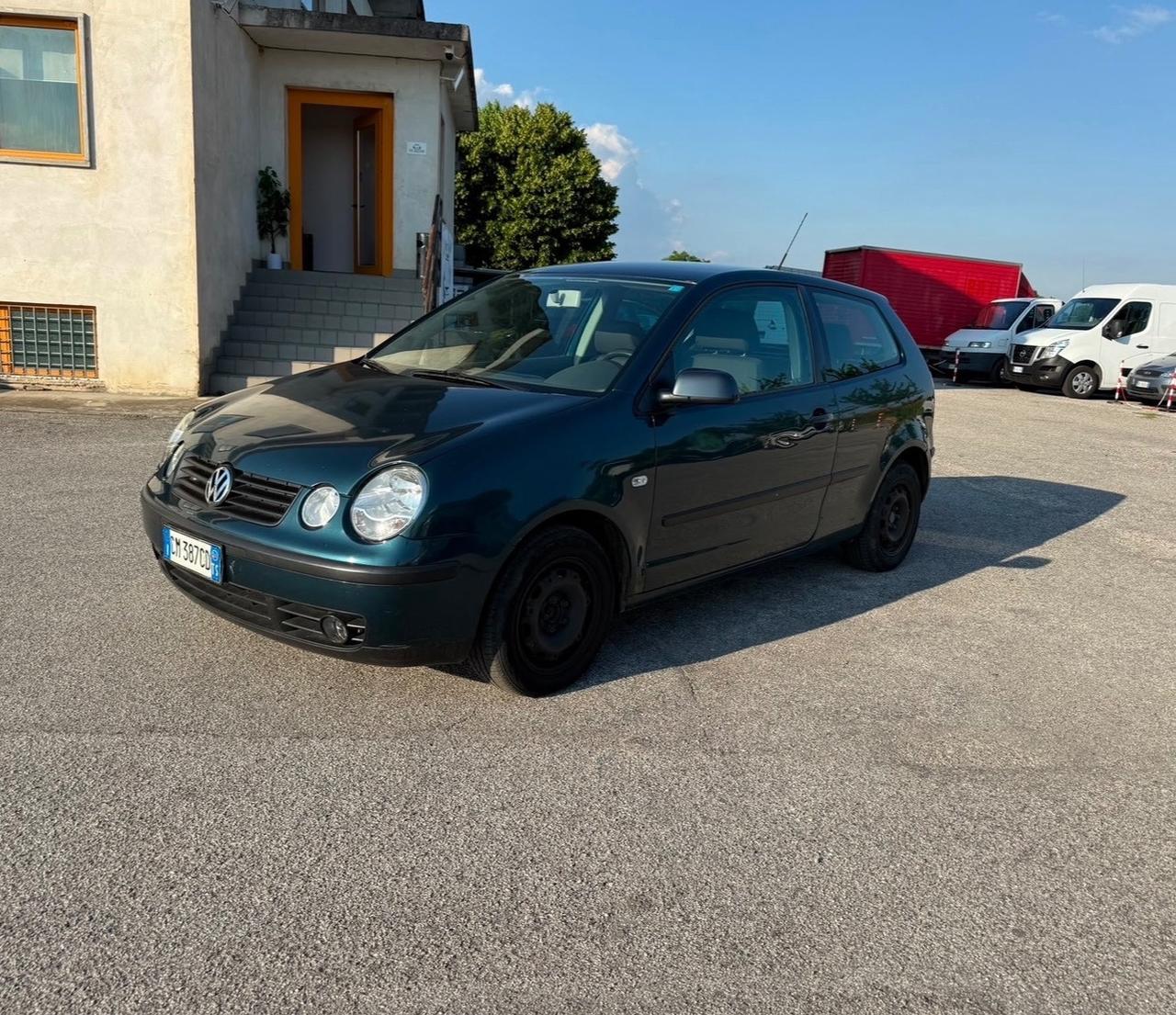 Volkswagen Polo 1.2 benzina anno 2004 neo patentati