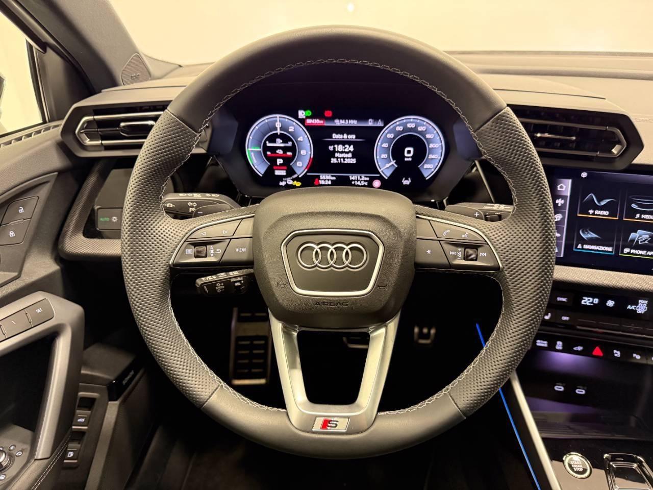 AUDI A3 SPORTBACK 45 TFSIe S-TRONIC S LINE EDITION