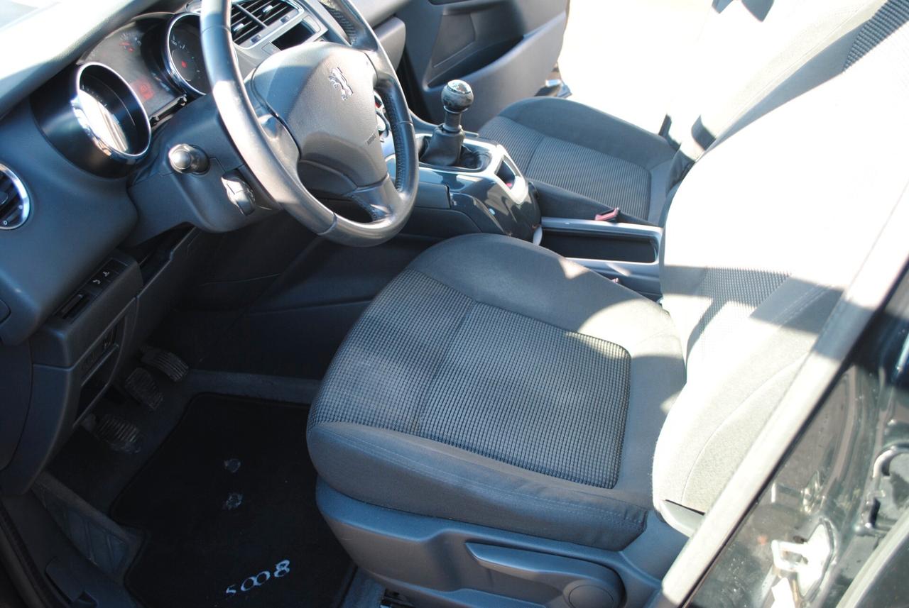 PEUGEOT 5008 1.6 HDI 111 CV OK NEOPATENTATI