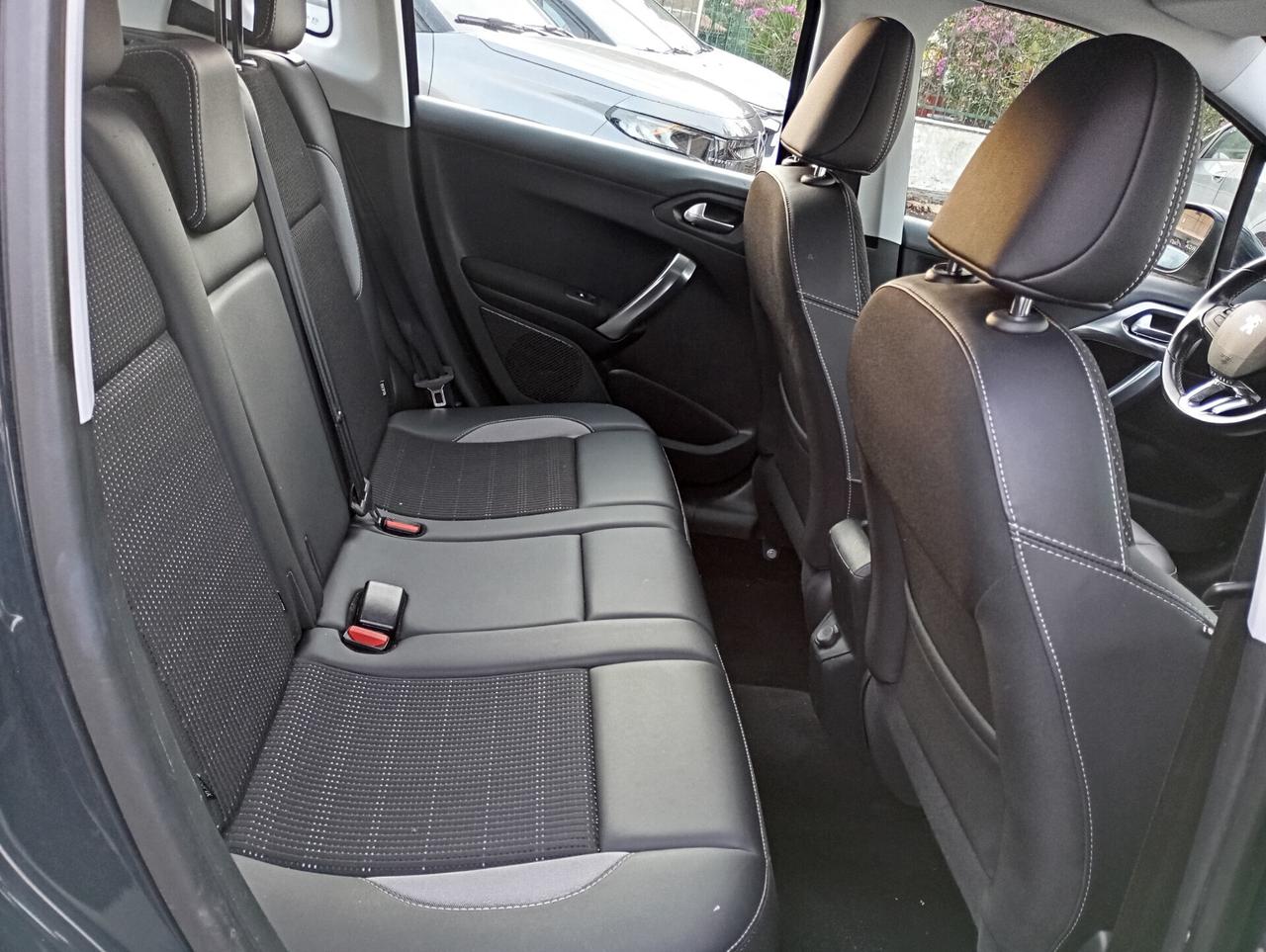 Peugeot 2008 1.2 PureTech Turbo 110CV Allure