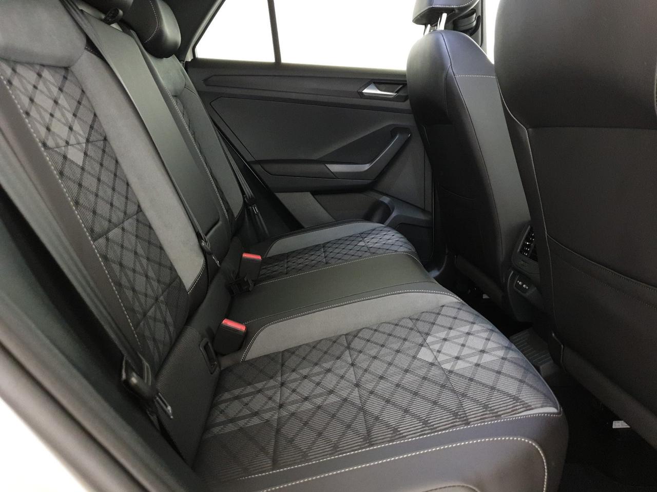 Volkswagen T-Roc 1.0 tsi r-line 110cv
