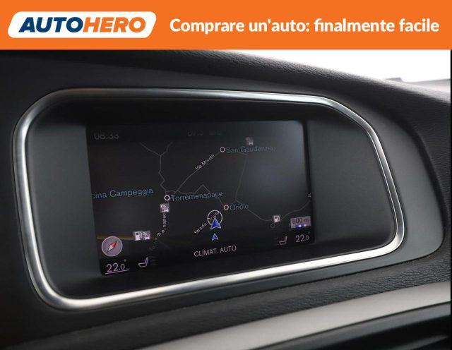 VOLVO V40 D3 Momentum