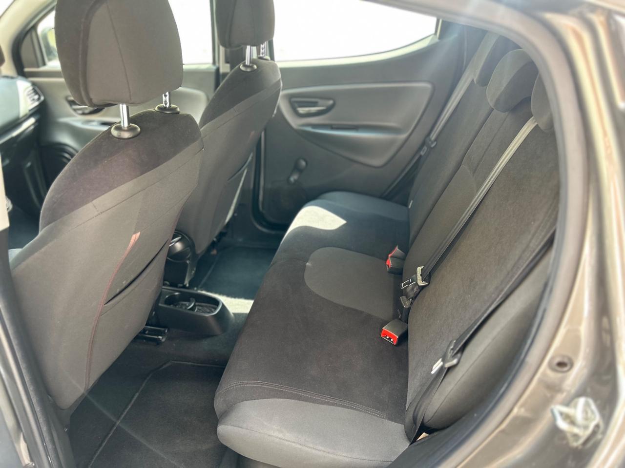 Lancia Ypsilon 1.3 MJT 16V 95 CV 5 porte S&S Silver