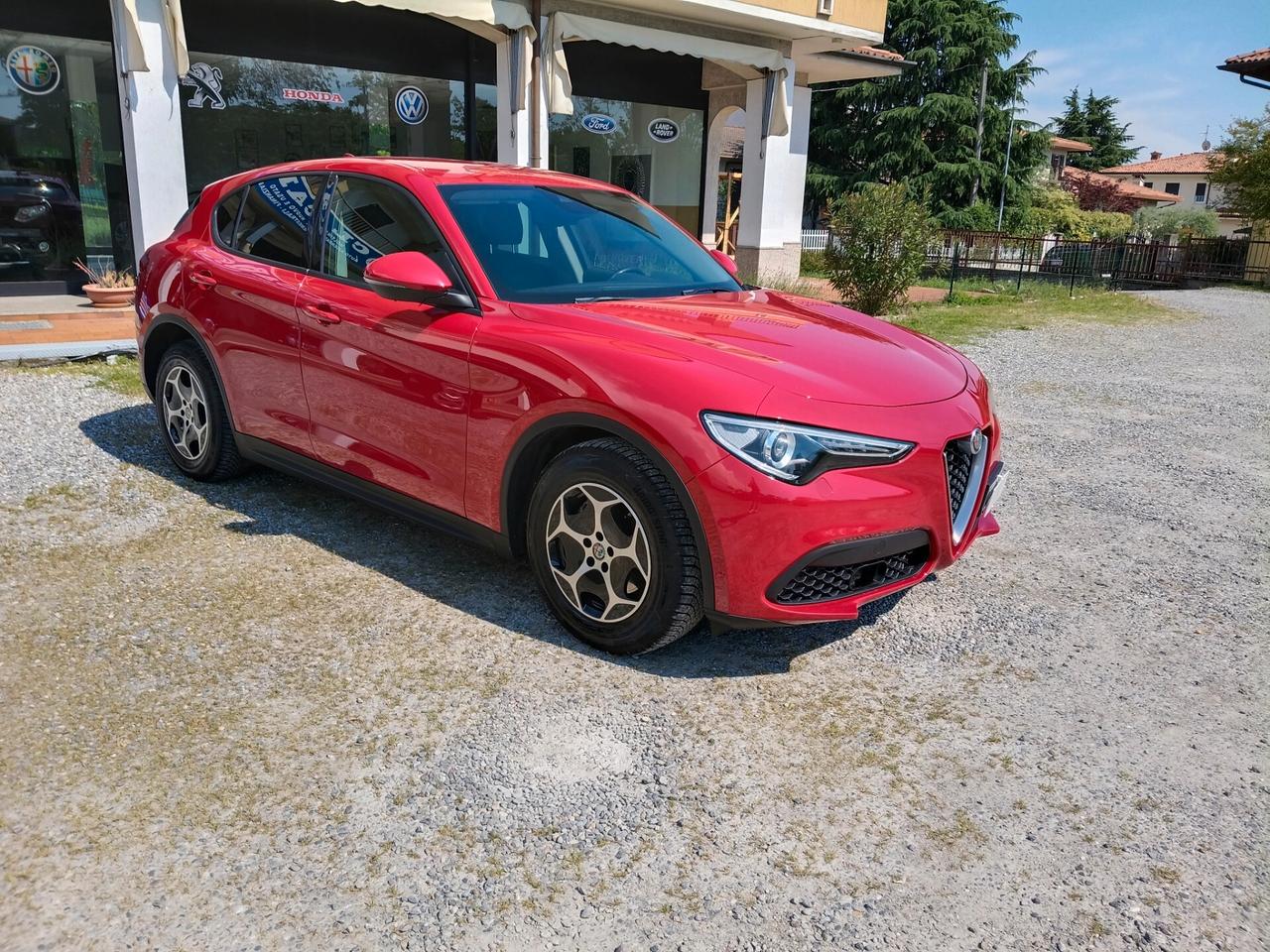 Alfa Romeo Stelvio 2.2 Turbodiesel 160 CV AT8 RWD