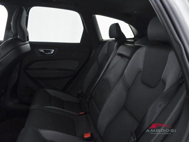 VOLVO XC60 XC60 2.0 b5 Plus Dark awd auto