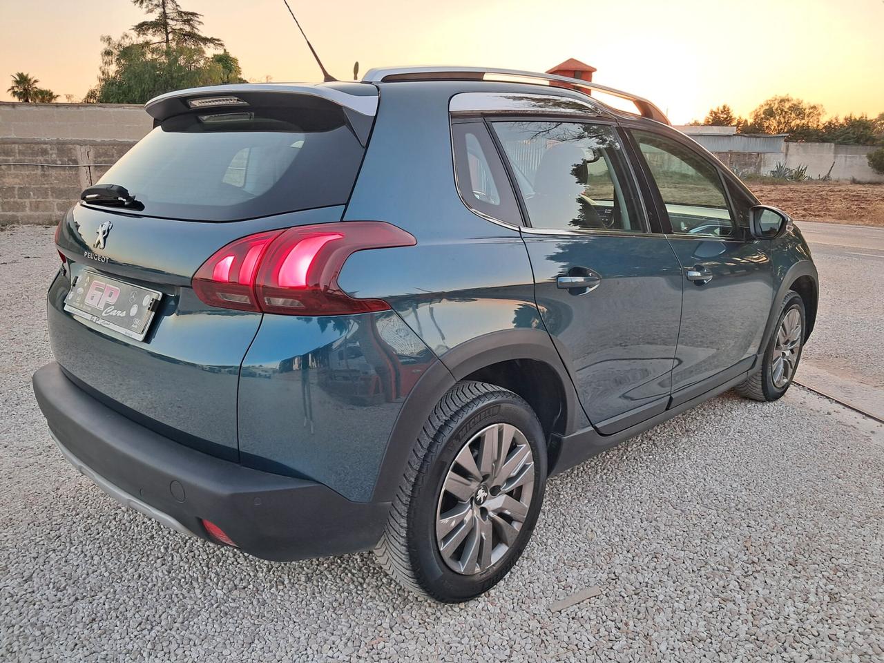 Peugeot 2008-1.6HDi 100CV Allure*NAVI*LED*CRUISE
