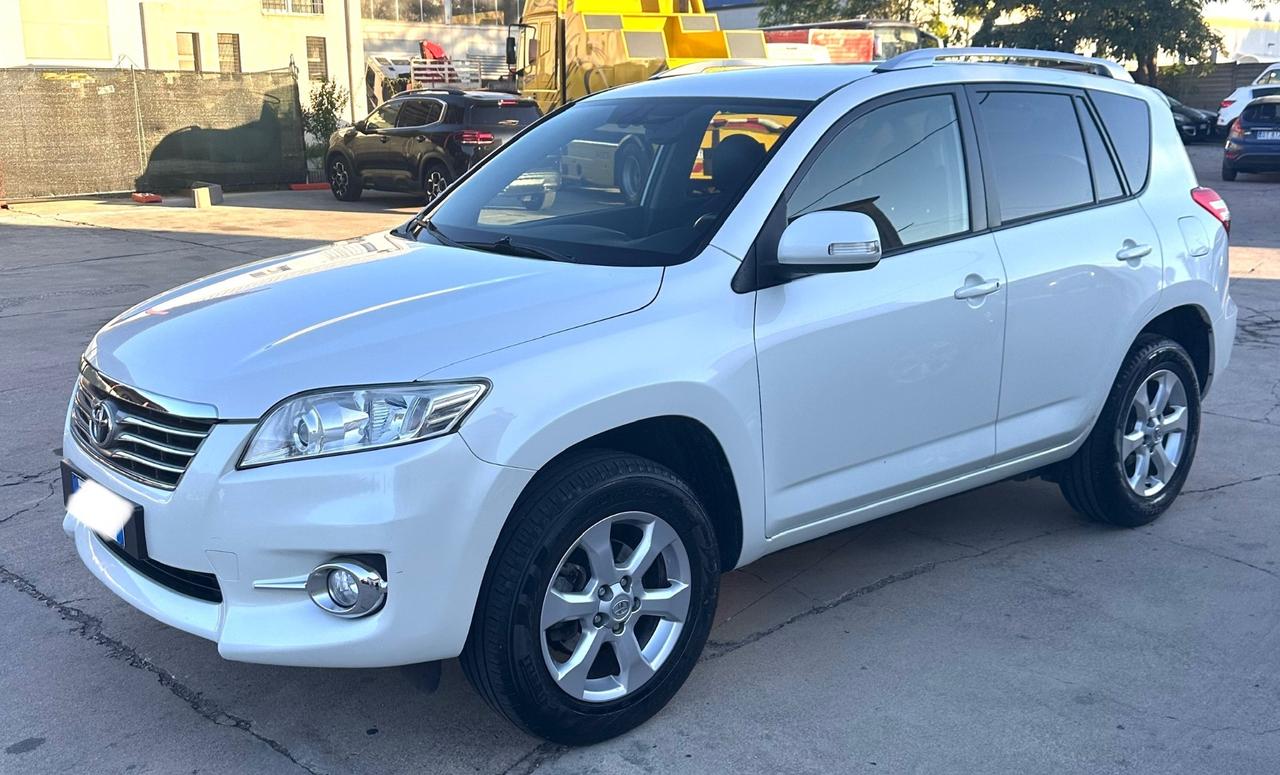 Toyota RAV 4 2.2 D-4D 150 CV DPF Exclusive 4x4