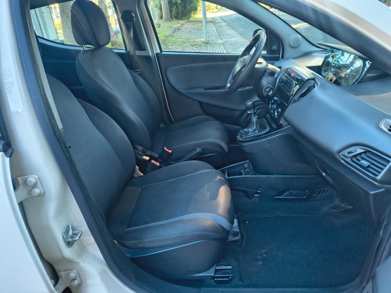 Lancia Ypsilon 1.2 benzina GPL VALIDO 2031