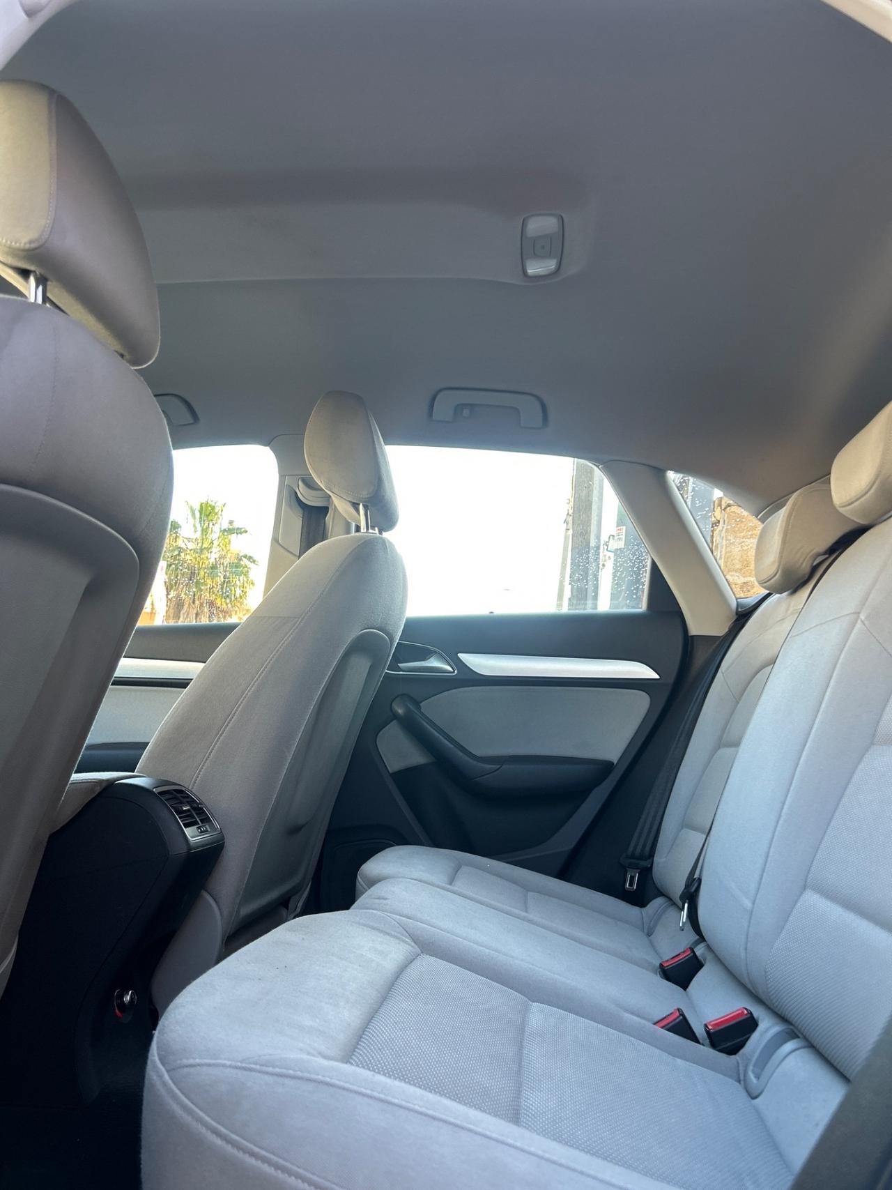 Audi Q3 2.0 TDI 140 cv-2013/LED/NAVI/18”