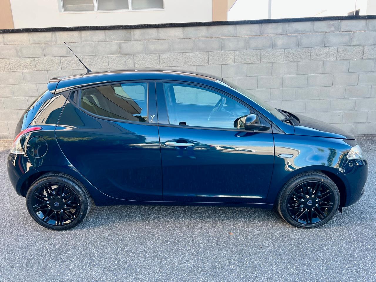 Lancia Ypsilon 1.3 mjt Gold 95cv E6 PDC/CLIMA/16;/TEL. OK NEOPAT.