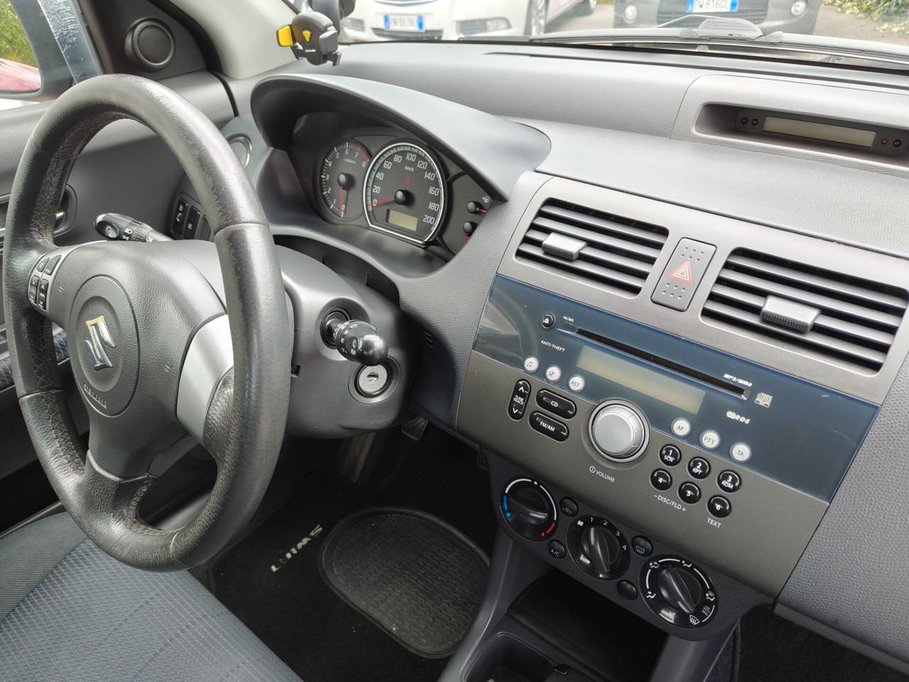 Suzuki Swift 1.3 4x4 5p. GL