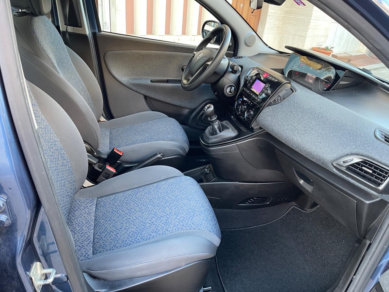 Lancia Ypsilon 1.0 FireFly 5 porte Hybrid Ecochic