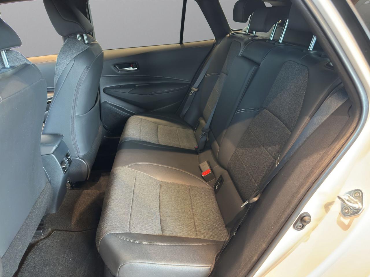 Toyota Corolla Touring Sports 1.8h Style cvt