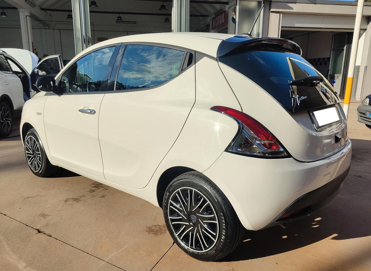 Lancia Ypsilon 1.0 Hybryd MY23 Gold *PREZZO PROMO*