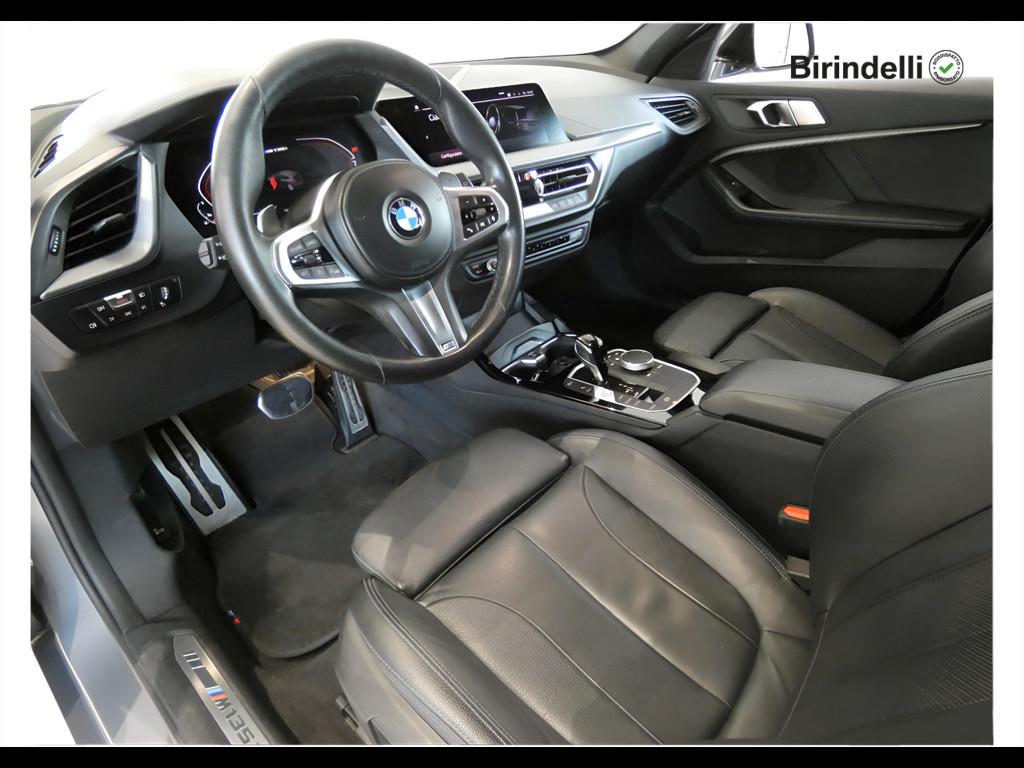 BMW Serie 1 (F40) - M 135i xDrive