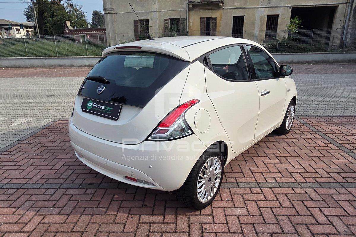 LANCIA Ypsilon 1.2 69 CV 5 porte Silver