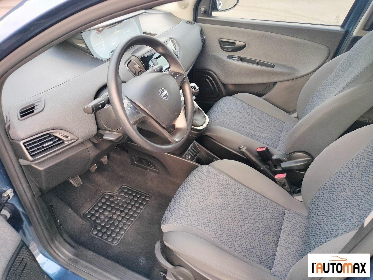 LANCIA - Ypsilon 1.0 firefly hybrid Silver s&s 70cv