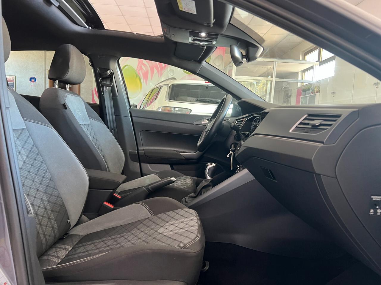 Volkswagen Taigo 1.0 TSI 110 CV R-Line TETTO APRIBILE