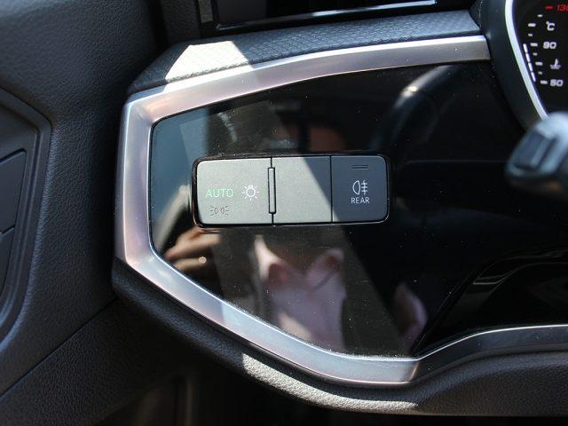AUDI Q3 35 TFSI Business